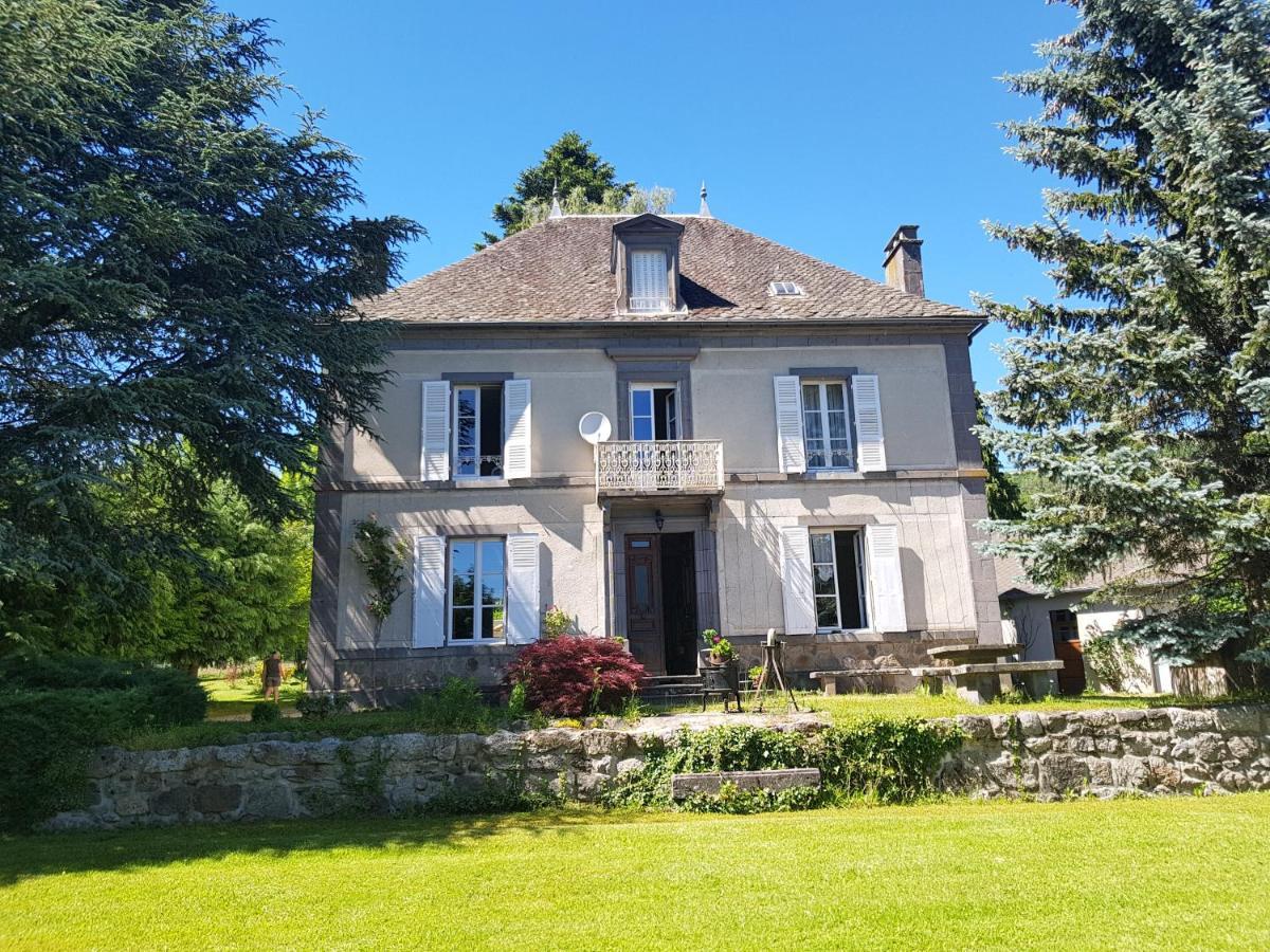 Domaine Les Pradets Bed & Breakfast La Bourboule Exterior photo